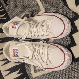 White Converse All Stars 9.5 women's